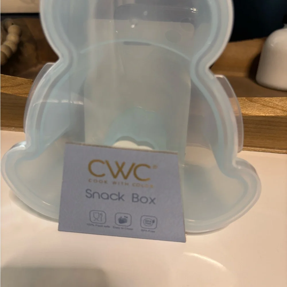 CWC Bunny-Shaped Snack Box - Translucent White - Picture 2 of 4